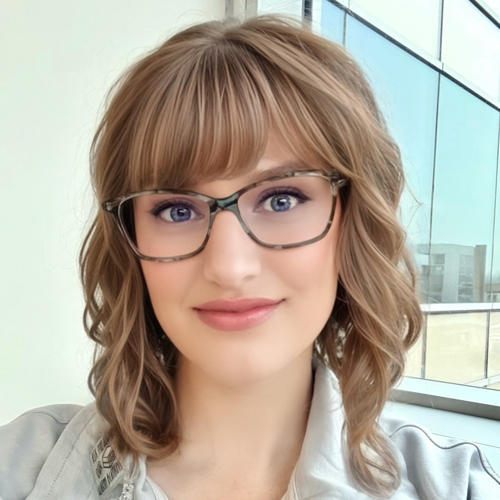 Meet your Posher, Emily